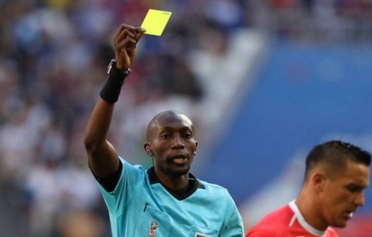 9, 曼联争议红牌判罚引争议  