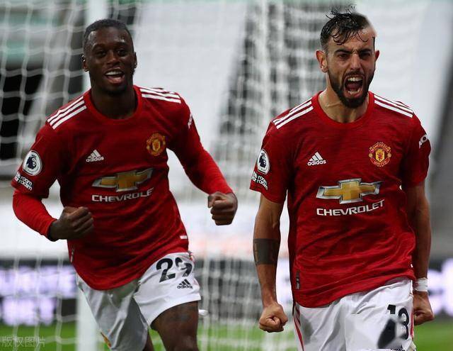  弗赖堡门将扑出两个点球零封强敌  